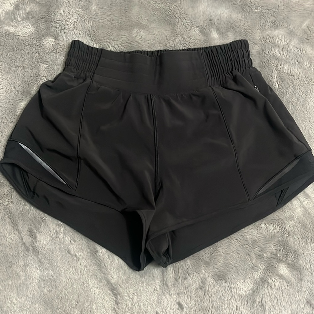 Lululemon Hotty Hot HR short 2.5” * lined, size 4, black